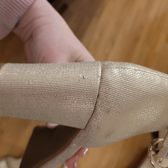 Woman's gold high heels - Picture 5 of 5